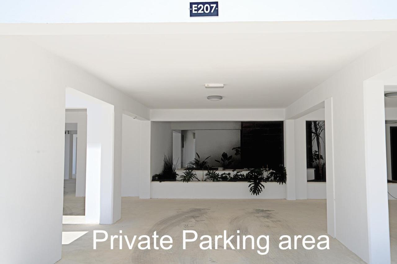 Golden Tree Apartment Paralimni Exterior photo