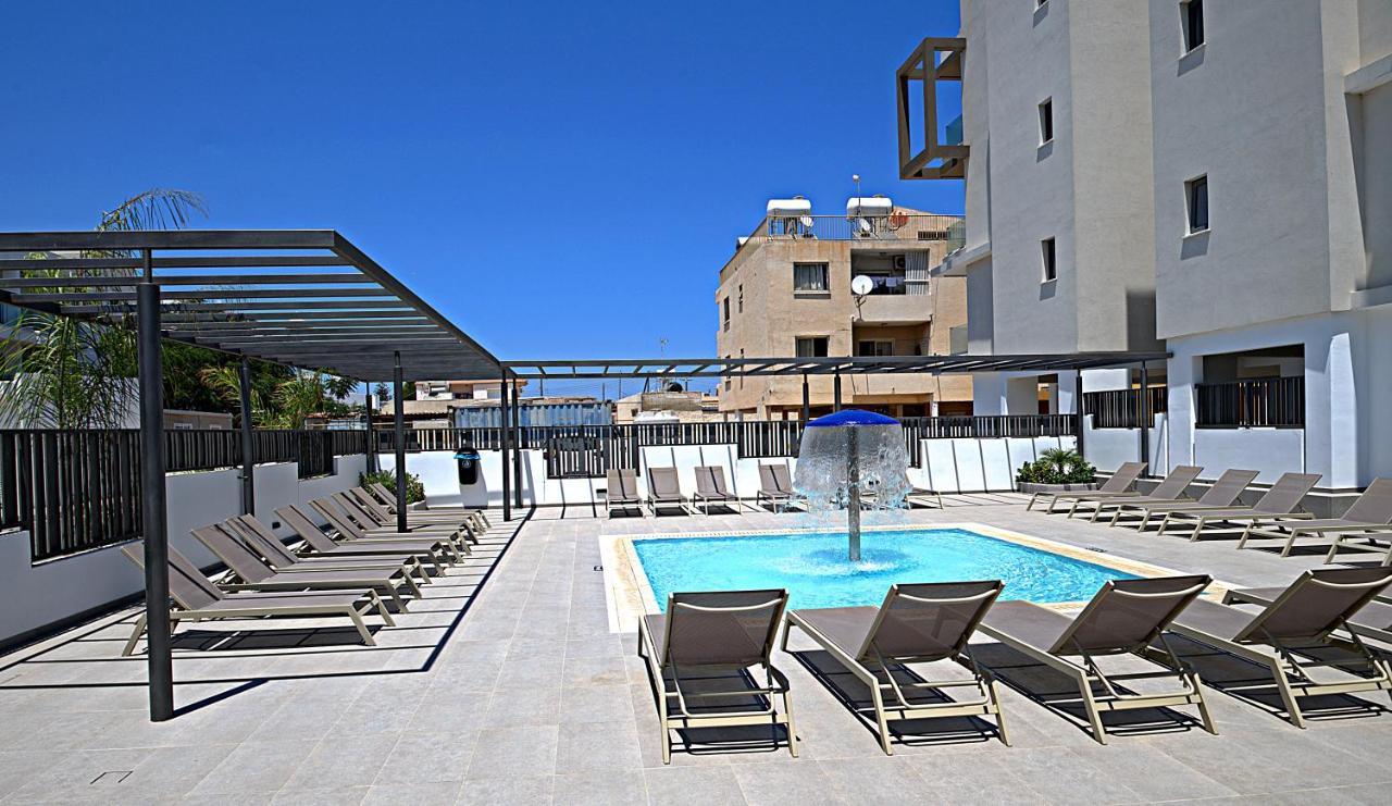 Golden Tree Apartment Paralimni Exterior photo