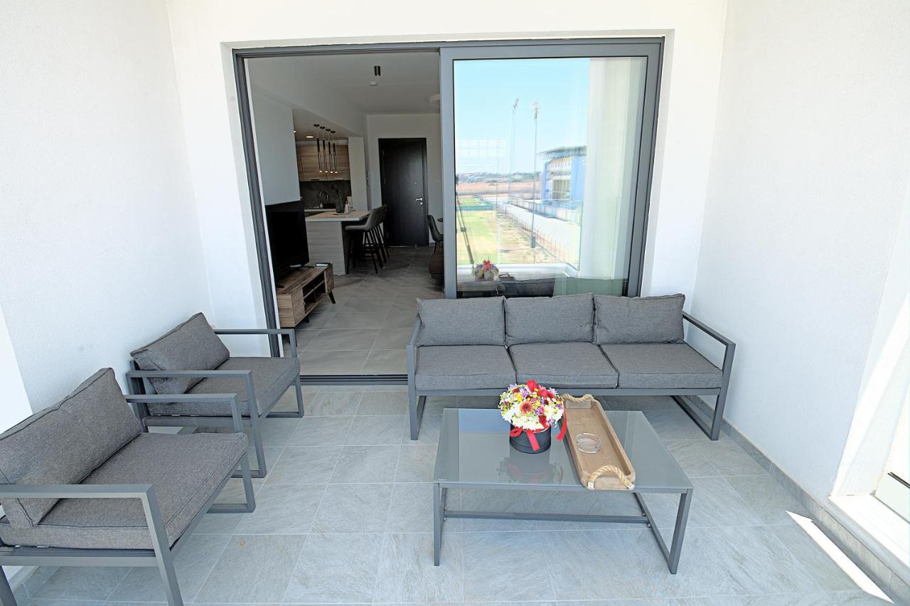 Golden Tree Apartment Paralimni Exterior photo